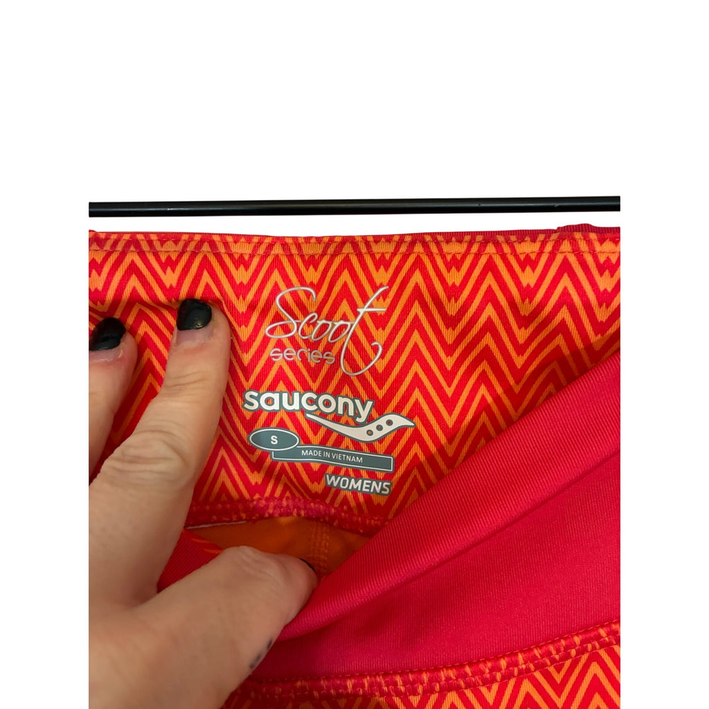 Saucony Scoot Mini Capri Running Tights Womens Orange Pink Chevron Performance