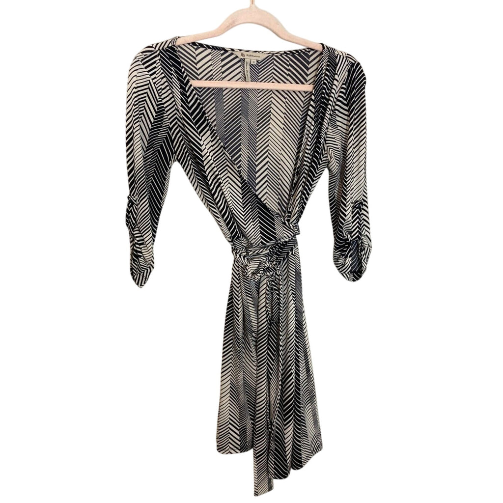BCBG Art to Wear Women’s Wrap Dress Black White Fit & Flare Retro Print XS