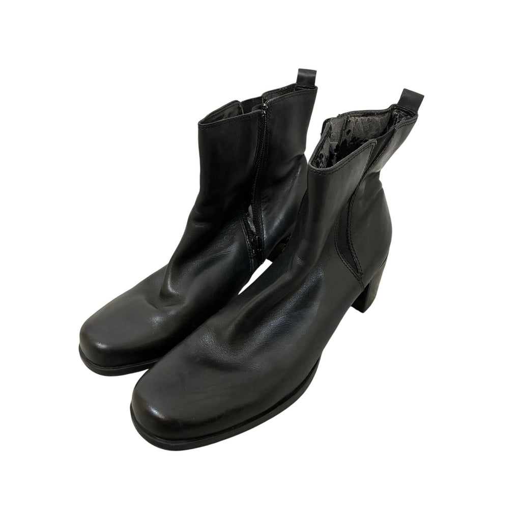 Clarks Black Leather Ankle Booties Women’s Size 9 Comfort Casual Boots Edgy Goth