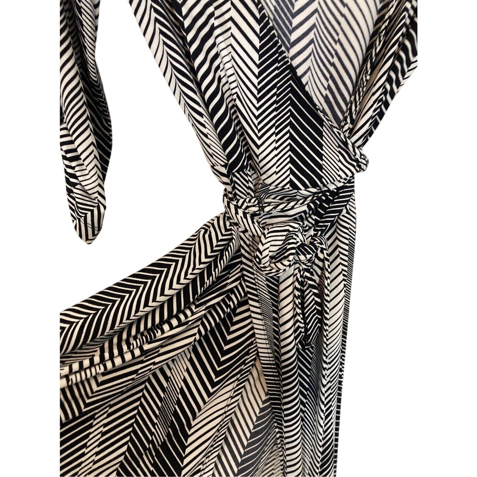 BCBG Art to Wear Women’s Wrap Dress Black White Fit & Flare Retro Print XS