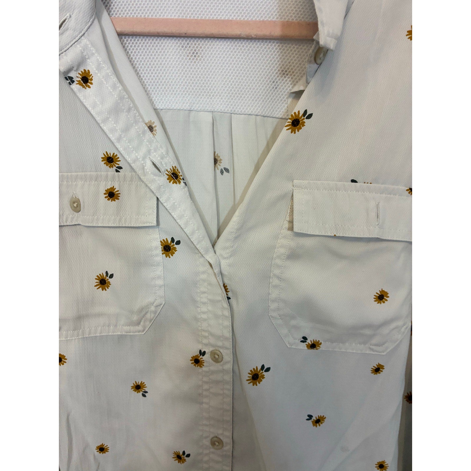 Eddie Bauer Adventurer 3.0 Button Down White  Sunflower Novelty Print XXL