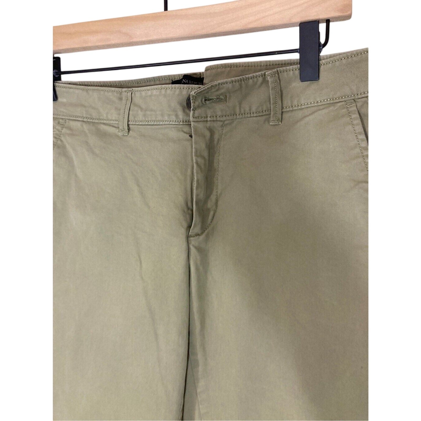 Banana Republic Women's Preppy Girlfriend Fit Bootcut SZ 4 Tan Slacks