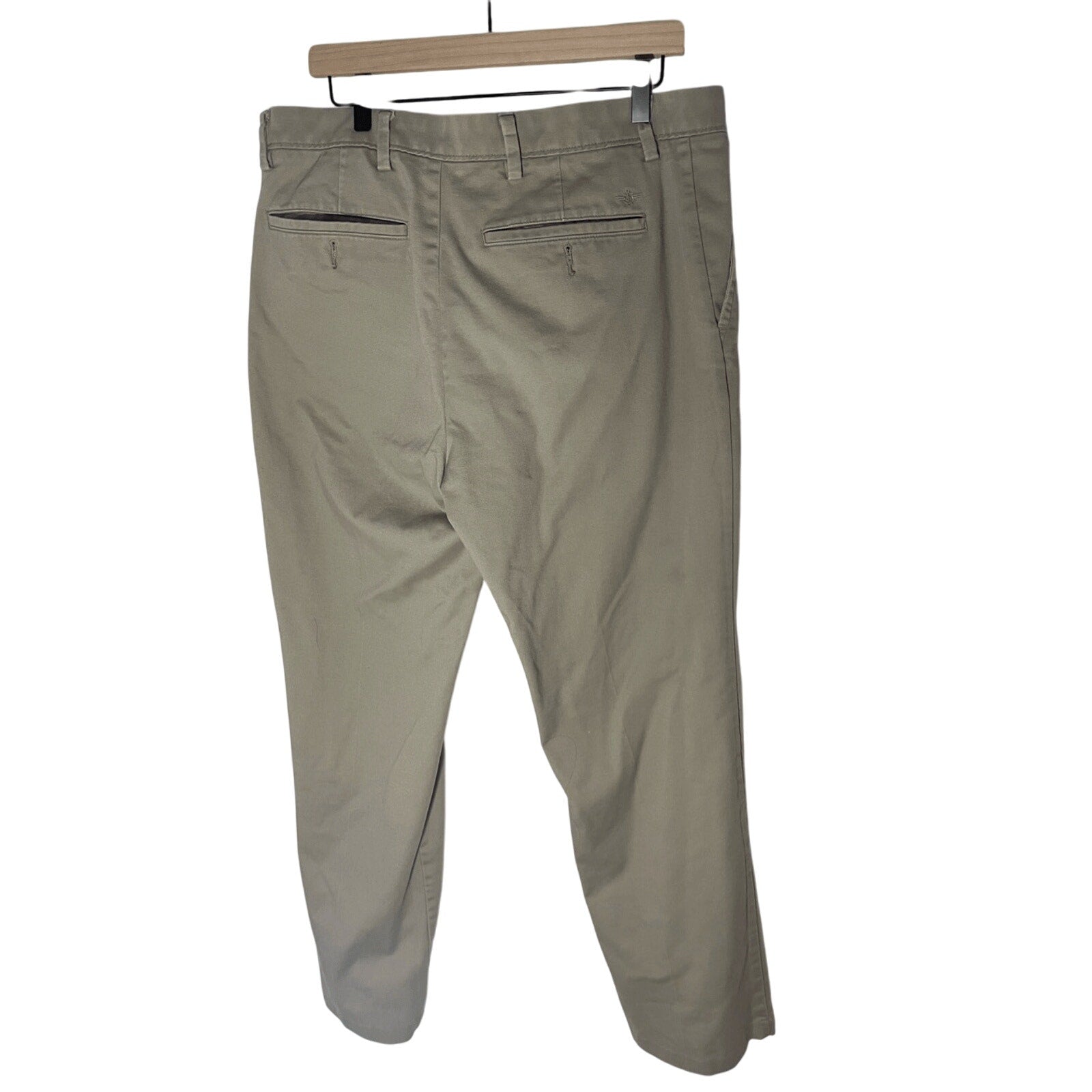 Dockers Men's Classic Fit Khaki Old Money Quiet Luxury Preppy Tan Slacks 36Wx32L