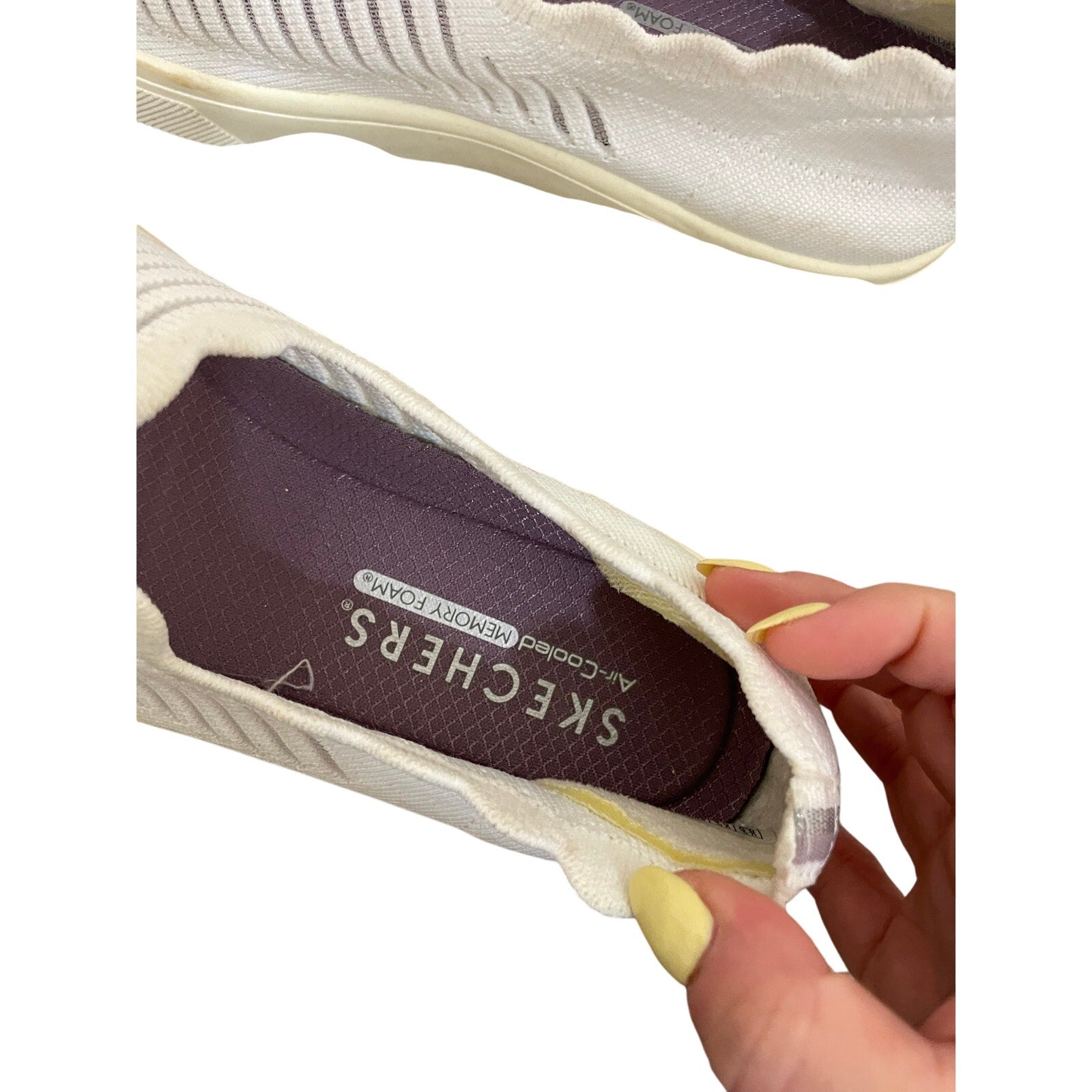 Skechers Women's Poppy Breezy Street Slip-On Sneaker White 8.5 Casual EUC