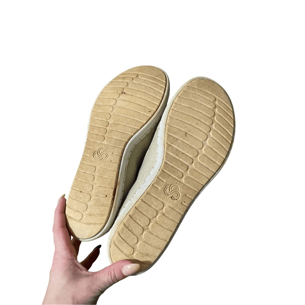 Clarks Women's Cloudsteppers Gold Soft Cushion Flats Sz 8 Metallic Futuristic
