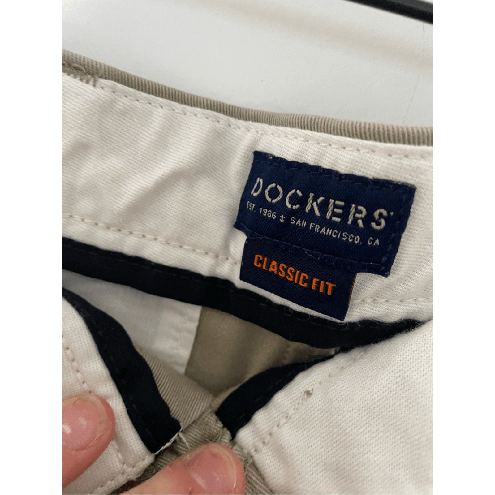 Dockers Men's Classic Fit Khaki Old Money Quiet Luxury Preppy Tan Slacks 36Wx32L