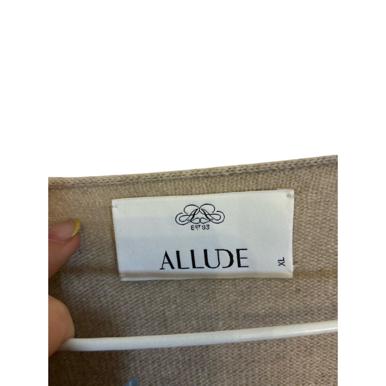 NWOT Allude Cashmere Women Sweater Preppy Nude Taupe Brown V-Neck Minimalist