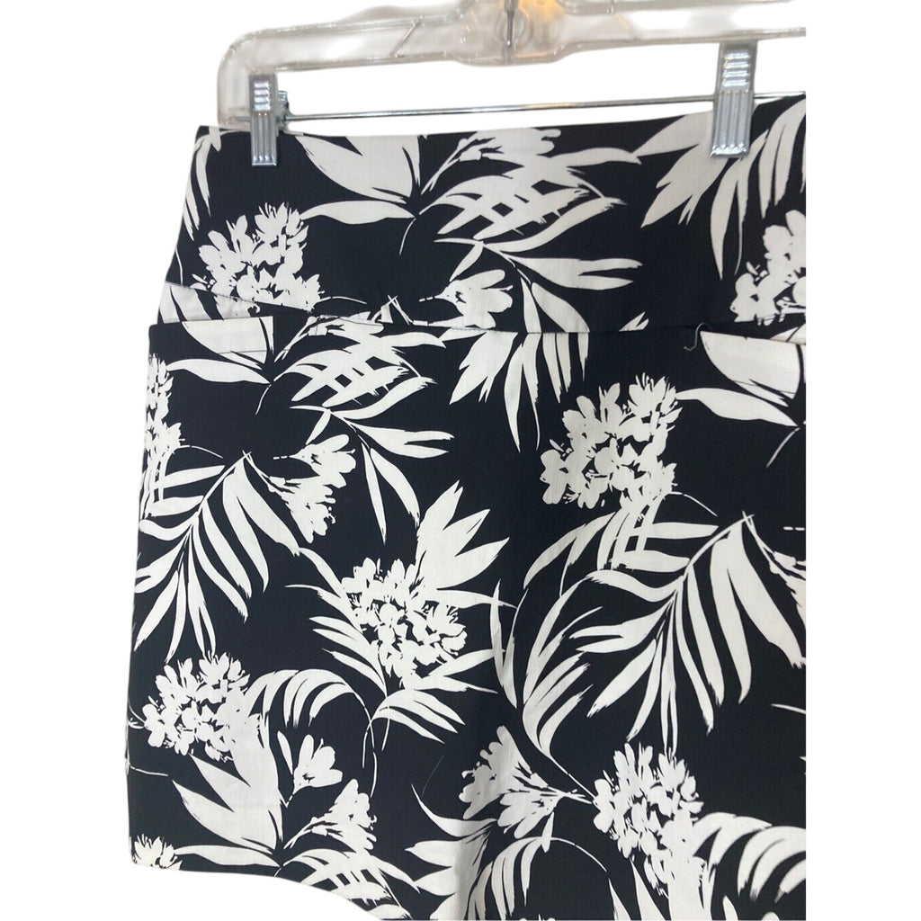 S.C. & CO Ladies' Skort Pull-On, Tummy Control Waistband Multi (Black Floral)